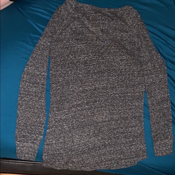 Long sleeved Iowa Hawkeye shirt - Picture 2 of 2